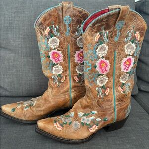 Flower Embroidered Cowboy Boots